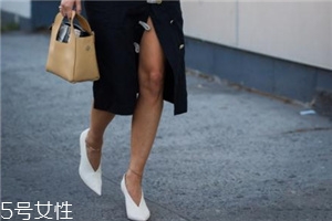 v口鞋怎么搭配？女人味十足的穿搭