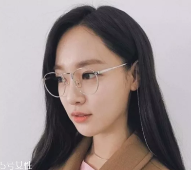 戴眼鏡好看還是不戴眼鏡好看？寬眼距戴眼鏡很精致