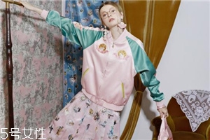 2018流行什么款式棒球服？打造早春休閑風(fēng)