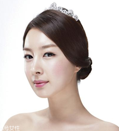 新娘發(fā)型圖片2018款教程 結(jié)婚的時候給化妝師看 新娘發(fā)型圖片2018款教程 結(jié)婚的時候給化妝師看