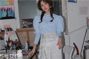波點(diǎn)裙搭配什么上衣？復(fù)古混搭風(fēng)女王