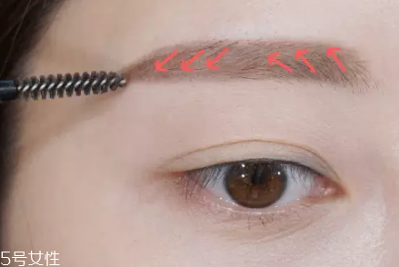 眉毛短怎么變長？畫眉大法拯救短眉星人