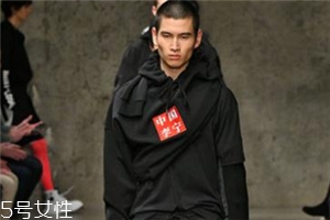 李寧走秀款虎鶴雙形限量衛(wèi)衣多少錢_在哪買？