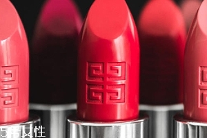 紀(jì)梵希小羊皮303和304哪個好？黃皮深唇選303