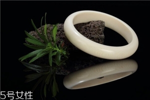 象牙手鐲可以天天戴嗎？這些忌諱要清楚