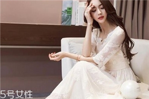 蕾絲長(zhǎng)裙配什么鞋子？為你加足時(shí)髦指數(shù)