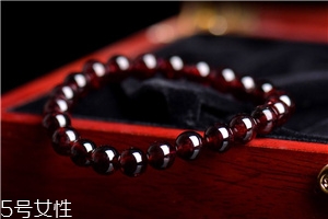 石榴石手鏈睡覺能戴嗎？這些情況你需要考慮