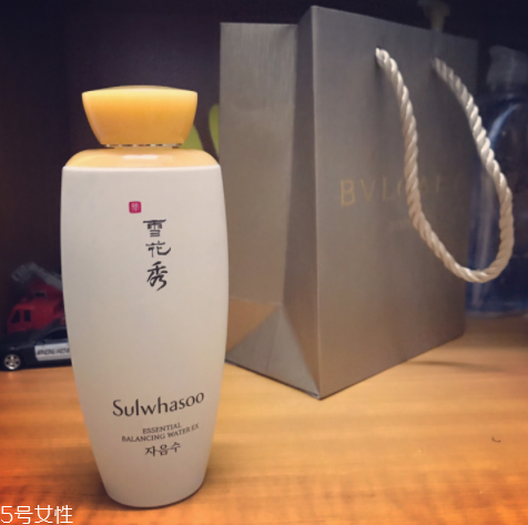 雪花秀平衡水和潤顏水哪個好？潤顏水是鎮(zhèn)店之寶