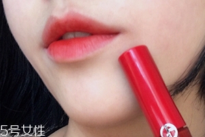 阿瑪尼405和雅詩蘭黛333哪個(gè)好？333誰涂誰好看