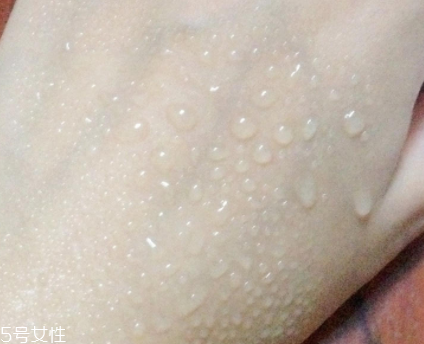 碧柔藍(lán)管防曬有酒精嗎？酒精過敏者慎用