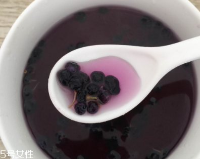 黑枸杞能和紅枸杞一起泡嗎？