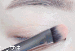 夏天化妝怎么樣不脫妝？8個(gè)小技巧讓你做清爽女神