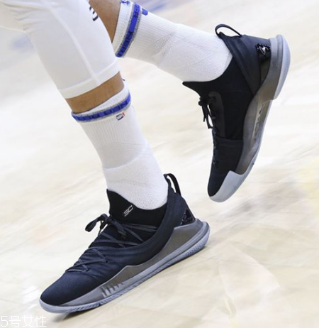 under armour curry 5庫(kù)里五代戰(zhàn)靴多少錢？