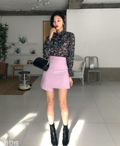 粉色短裙配什么鞋子？少女感爆棚穿搭