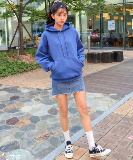 牛仔短裙搭配什么鞋？瞬間變身萌萌少女