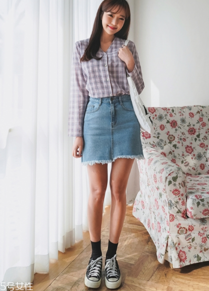 牛仔短裙搭配什么鞋？瞬間變身萌萌少女