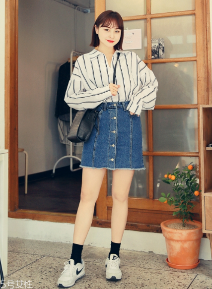 牛仔短裙搭配什么鞋？瞬間變身萌萌少女