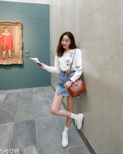 牛仔短裙搭配什么鞋？瞬間變身萌萌少女