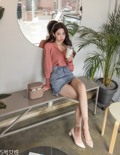 牛仔短裙搭配什么鞋？瞬間變身萌萌少女