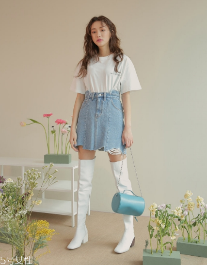 牛仔短裙搭配什么鞋？瞬間變身萌萌少女