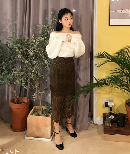 蕾絲半身裙配什么上衣好看？瞬間氣質(zhì)脫俗