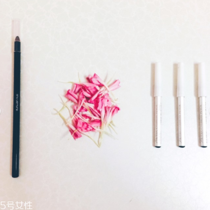 大眼睛怎么選眉筆顏色？眉色不可太淡