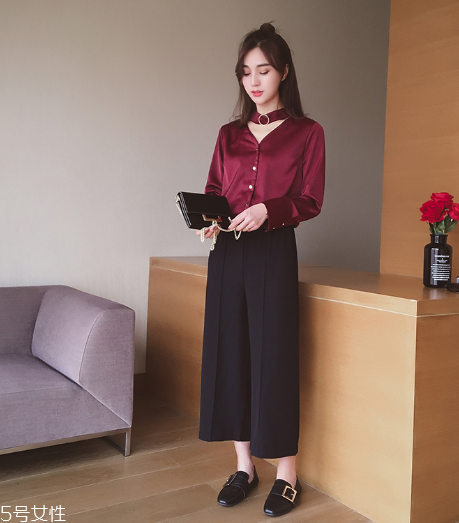 春天穿什么顏色衣服顯白？不要總是黑白灰