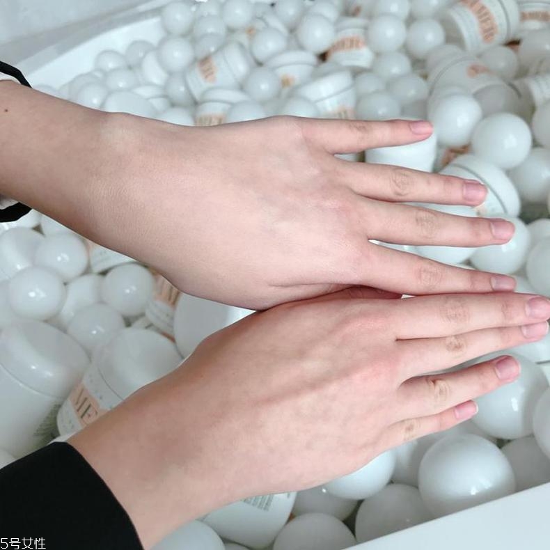 lamer新品2018奇跡煥彩氣墊粉底怎么樣？好用嗎？
