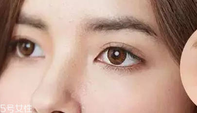 棕色眼影配什么口紅？任何唇色都可以