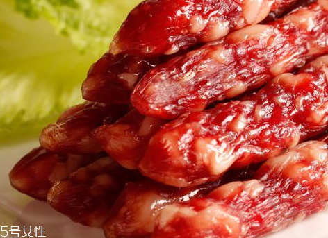 廣式臘腸如何保存？放冰箱保存時(shí)間更長(zhǎng)