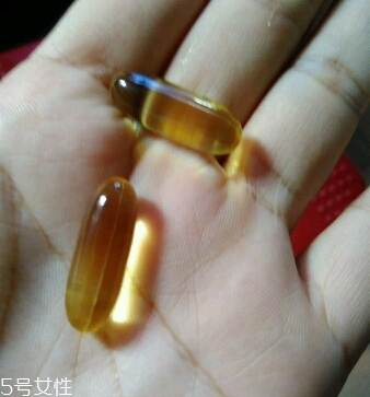 gnc魚油一天吃幾粒？gnc魚油飯前還是飯后吃