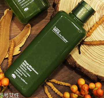 為什么油皮會(huì)變成干皮？三個(gè)油皮護(hù)膚誤區(qū)