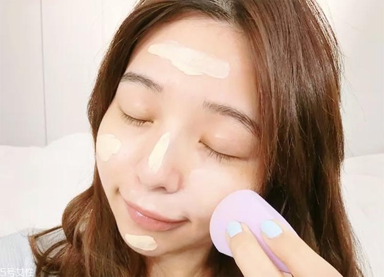 敏感痘痘肌用什么散粉？油痘皮膚化妝品推薦