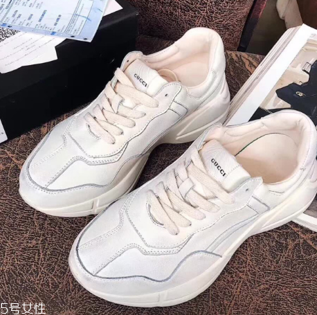 gucci老爹鞋有女款嗎？明星們?nèi)耸忠浑p