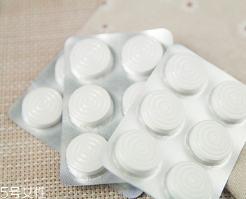 明治益生菌酸奶片好吃嗎？酸酸甜甜口感好