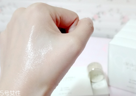 乳液和面霜的正確使用方法 日?；A(chǔ)護(hù)膚