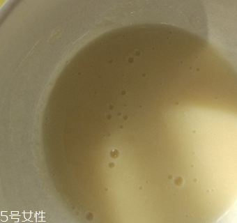 蜂王漿是什么味道？辣味跟酸味