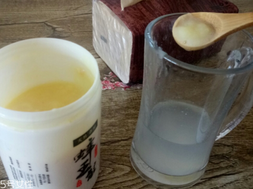 蜂王漿是蜂蜜嗎？并不是一種