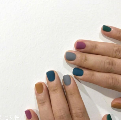 涂一次指甲油多久卸掉？最好是半個月卸掉