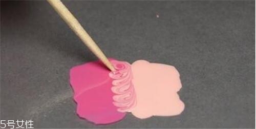 可撕指甲油哪個(gè)牌子好？女神都愛的六款健康指甲油