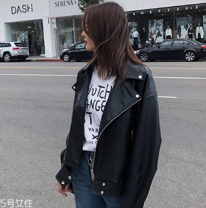 皮衣起褶子怎么辦？皮衣穿著要注意