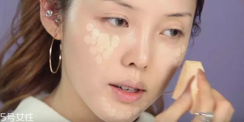 怎么控油簡(jiǎn)單有效？四個(gè)方法和油膩脫妝分手