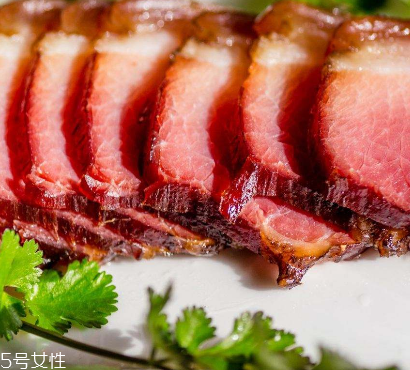 煙熏臘肉怎么炒好吃？做法多多任你選