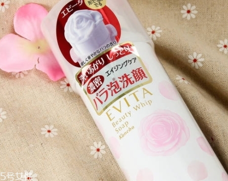 潔面泡沫能卸妝嗎？