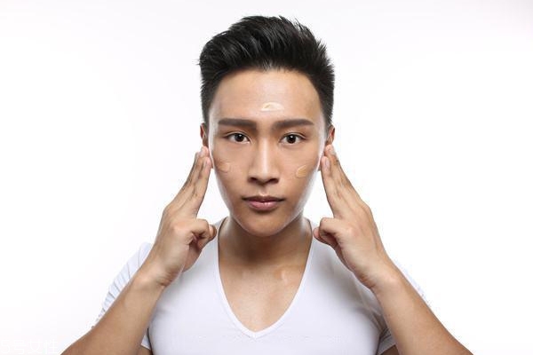 男生怎么化妝顯臉?。窟@4個(gè)地方化好秒帥