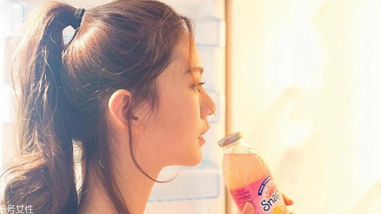圓臉方臉適合什么扎發(fā)？2018流行少女扎發(fā)