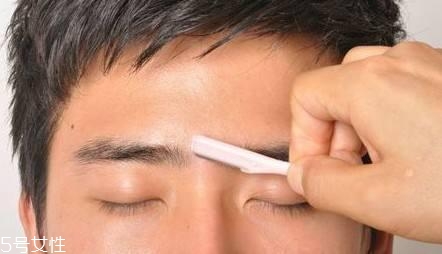 男生怎么化妝顯臉??？這4個(gè)地方化好秒帥