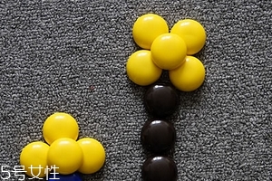 蝦青素是什么顏色？一般是紅色