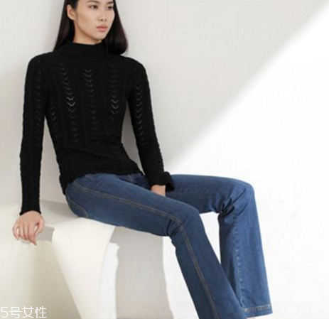 春天喇叭褲配什么上衣？搭出復(fù)古新時尚