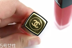 香奈兒印記唇釉154是啞光嗎？美到窒息的色號(hào)